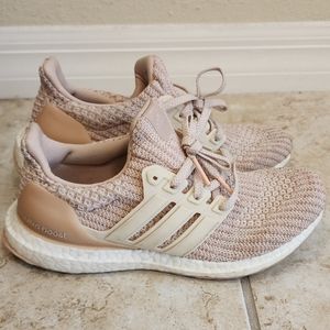 Adidas Ultra Boosts 5.0 DNA, Beige, size 7